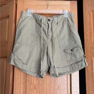 Faded Glory Women’s Khaki Cargo Shorts Relaxed Fit mid rise size 6